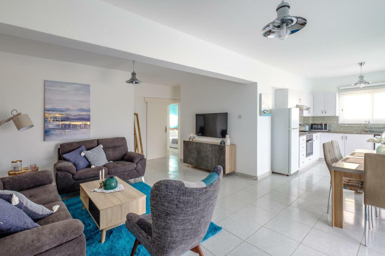 The Coral Penthouse Apartment Larnaca Bagian luar foto