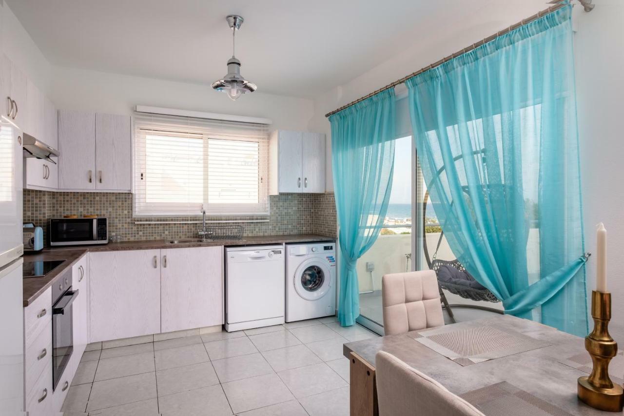 The Coral Penthouse Apartment Larnaca Bagian luar foto