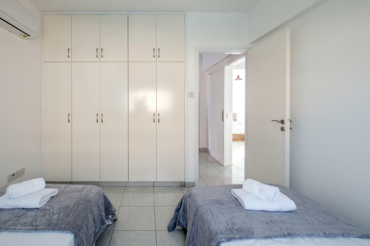 The Coral Penthouse Apartment Larnaca Bagian luar foto