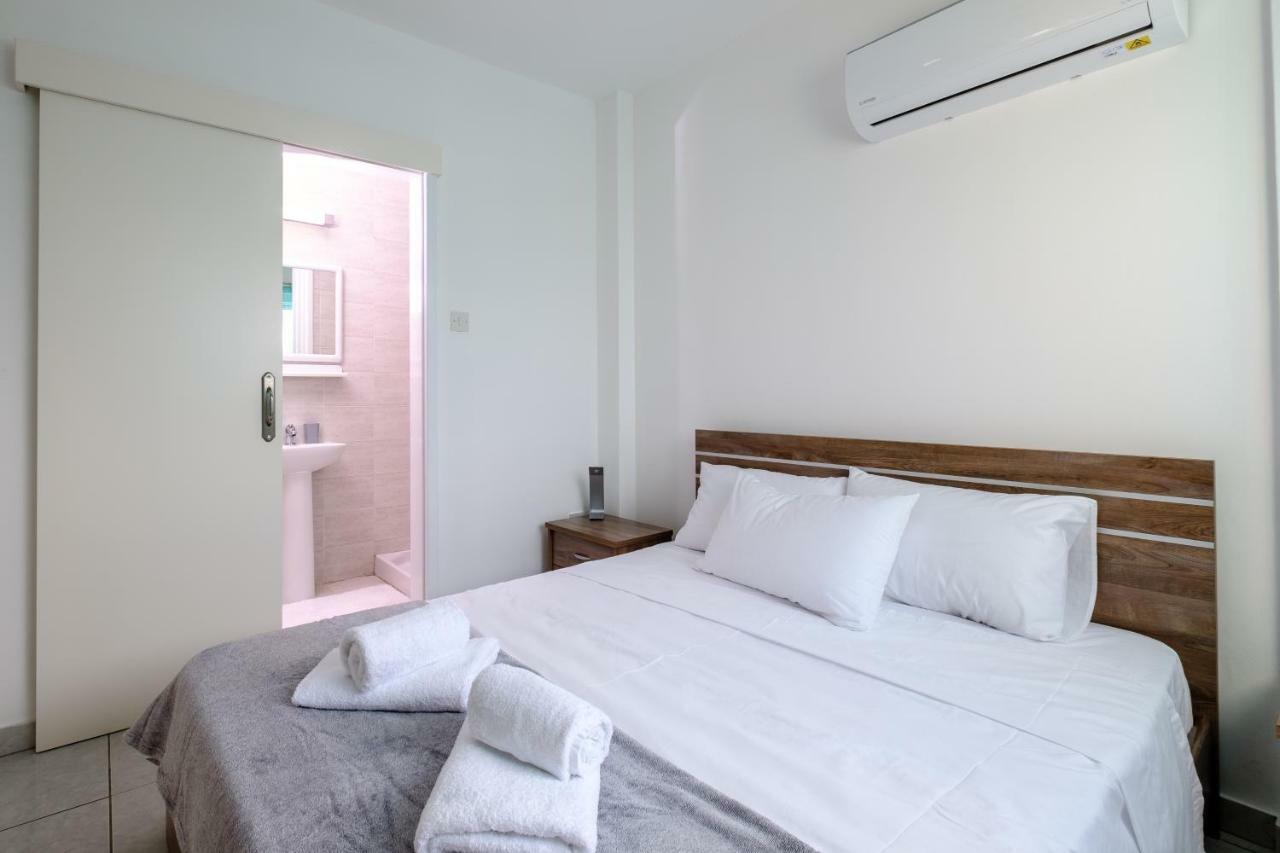 The Coral Penthouse Apartment Larnaca Bagian luar foto