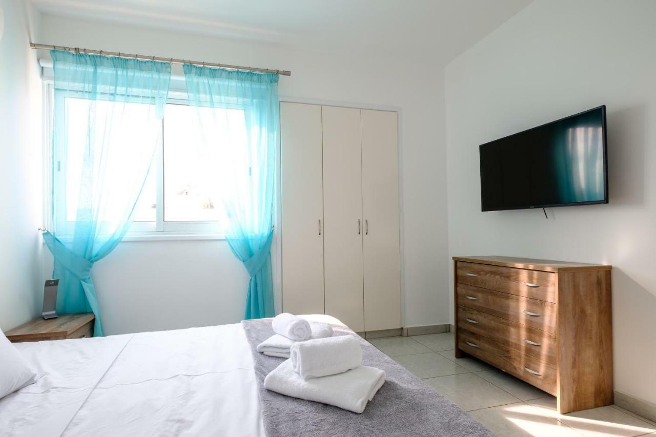The Coral Penthouse Apartment Larnaca Bagian luar foto